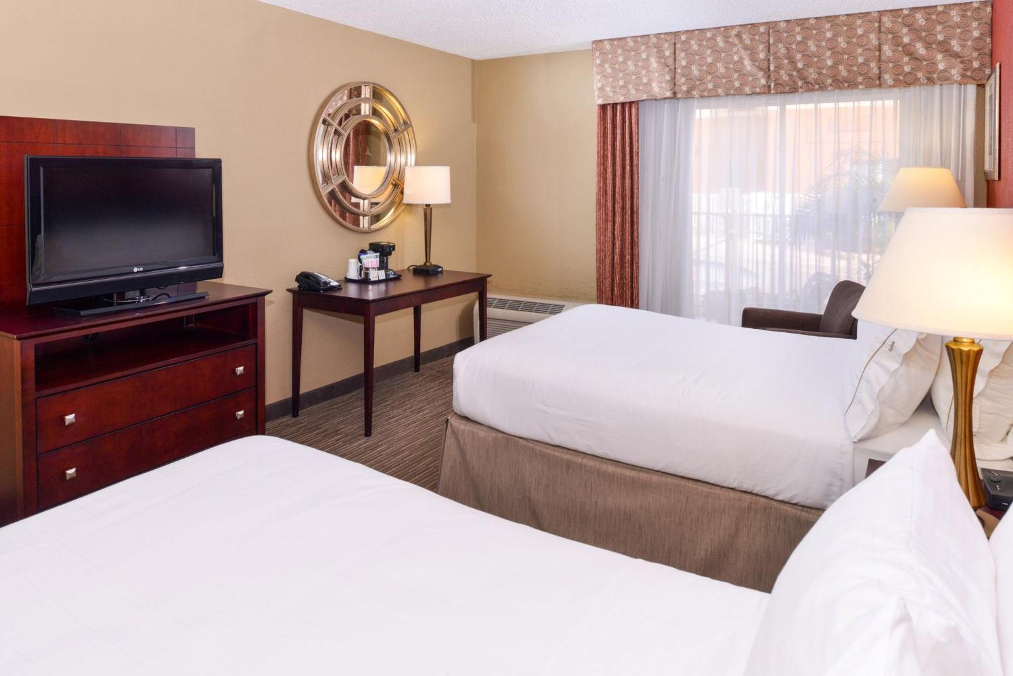 Holiday Inn Express Hotel Clearwater East - Icot Center By Ihg Pinellas Park Exterior photo