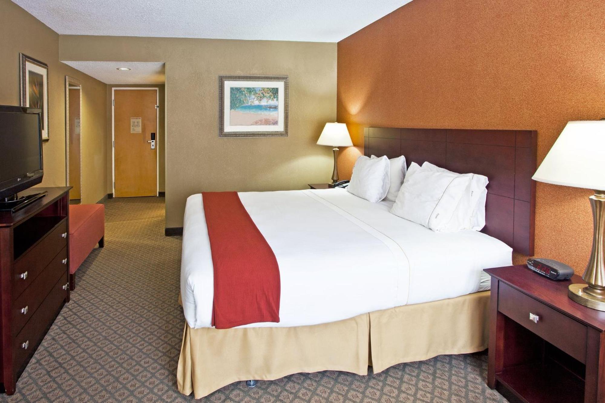 Holiday Inn Express Hotel Clearwater East - Icot Center By Ihg Pinellas Park Exterior photo