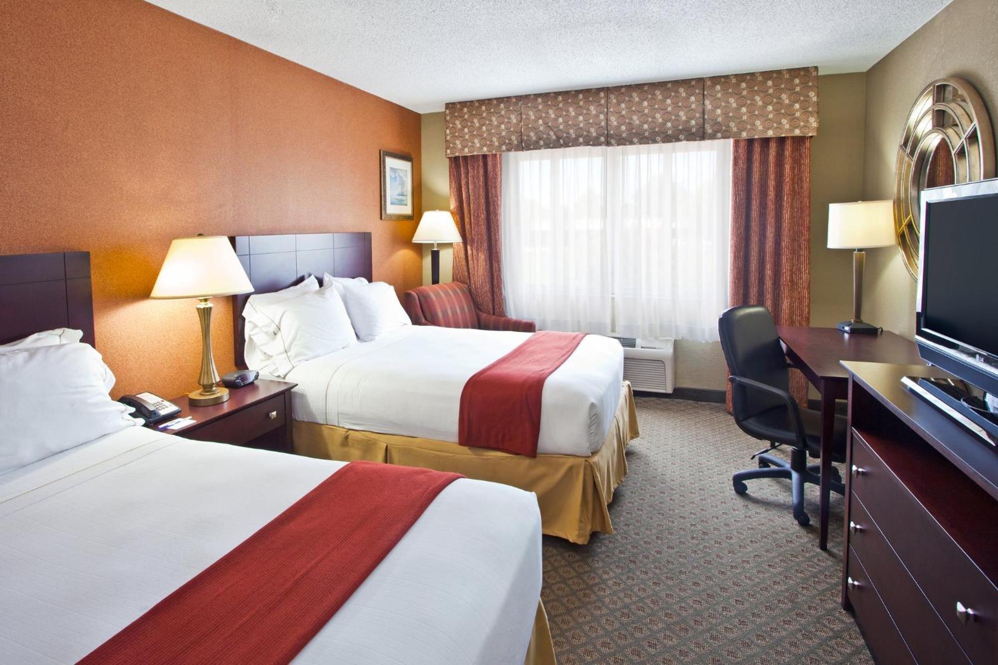 Holiday Inn Express Hotel Clearwater East - Icot Center By Ihg Pinellas Park Exterior photo