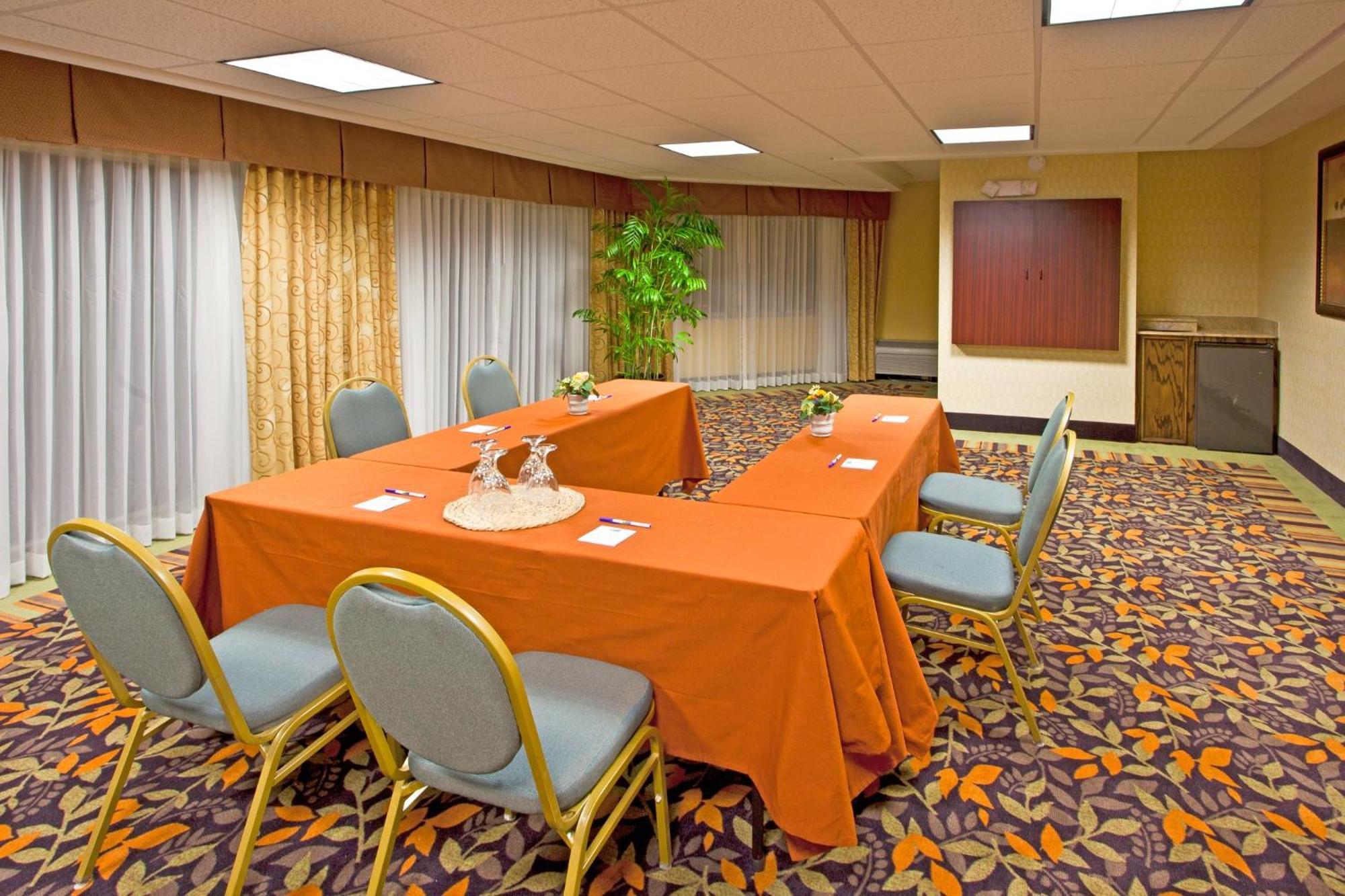 Holiday Inn Express Hotel Clearwater East - Icot Center By Ihg Pinellas Park Exterior photo