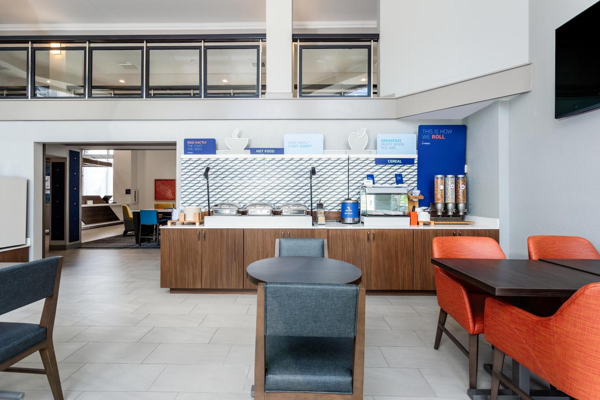 Holiday Inn Express Hotel Clearwater East - Icot Center By Ihg Pinellas Park Exterior photo