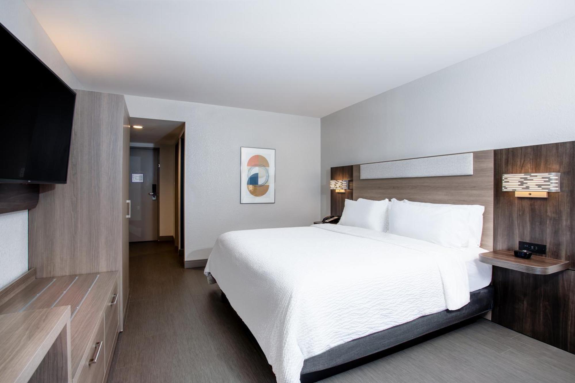 Holiday Inn Express Hotel Clearwater East - Icot Center By Ihg Pinellas Park Exterior photo