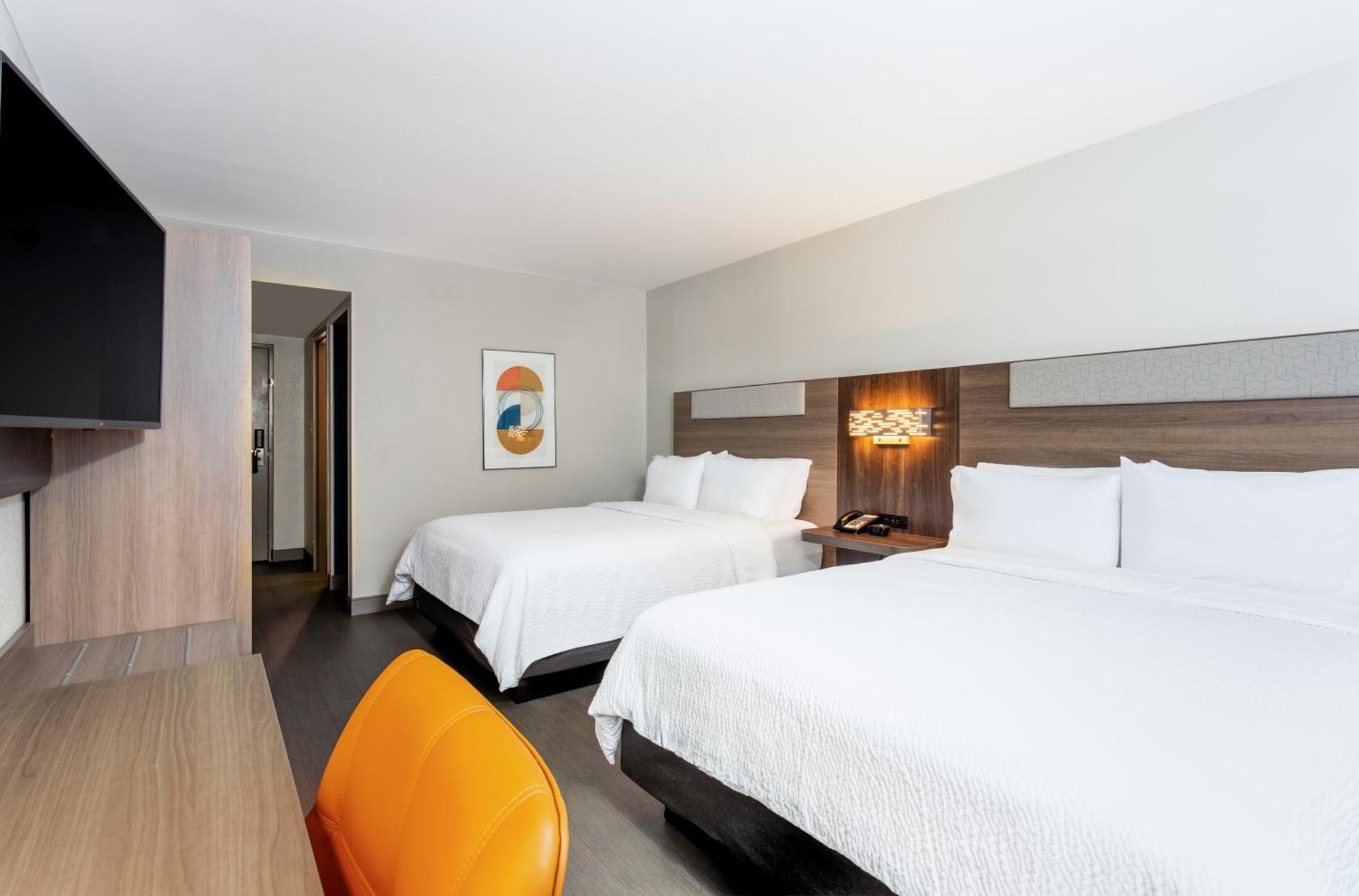 Holiday Inn Express Hotel Clearwater East - Icot Center By Ihg Pinellas Park Exterior photo