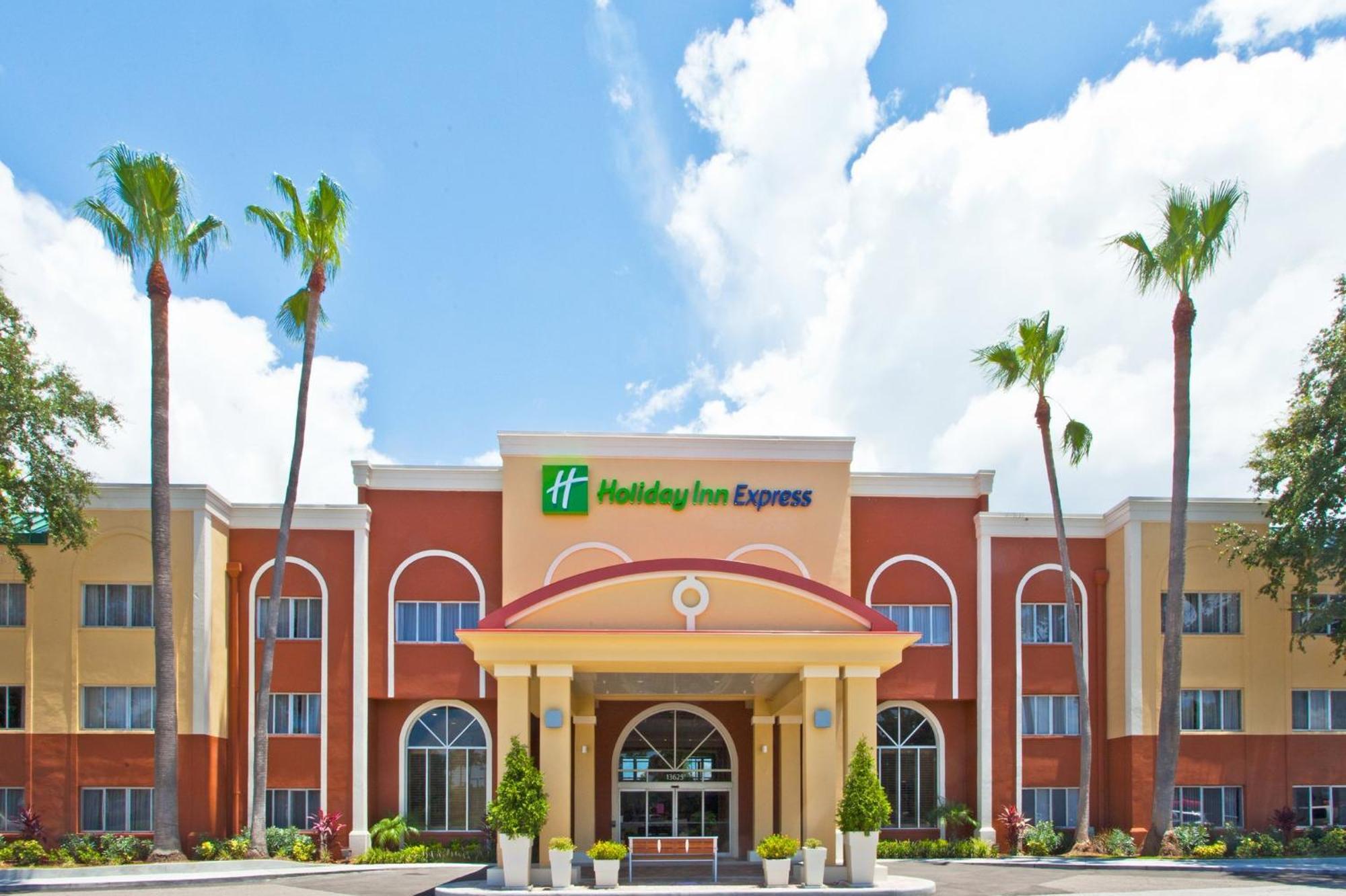 Holiday Inn Express Hotel Clearwater East - Icot Center By Ihg Pinellas Park Exterior photo