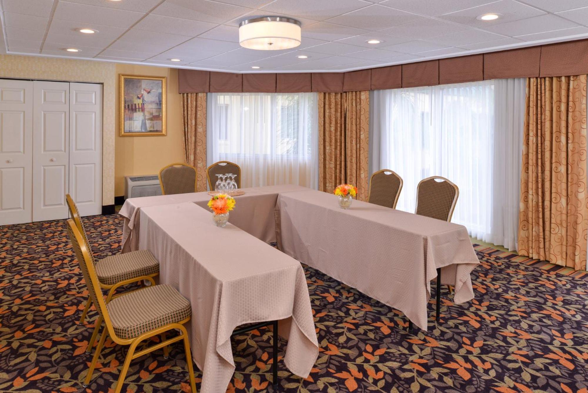 Holiday Inn Express Hotel Clearwater East - Icot Center By Ihg Pinellas Park Exterior photo