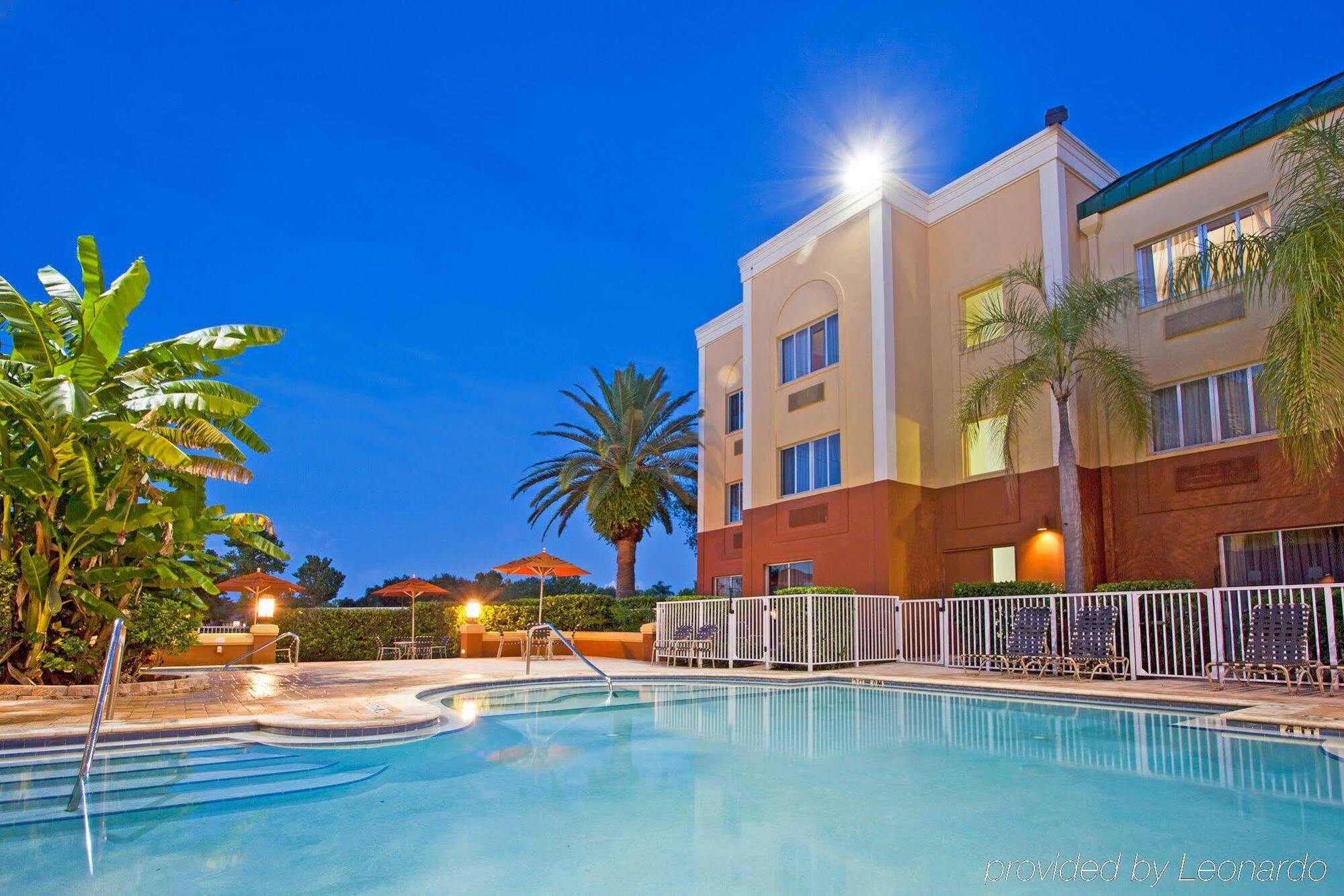 Holiday Inn Express Hotel Clearwater East - Icot Center By Ihg Pinellas Park Exterior photo