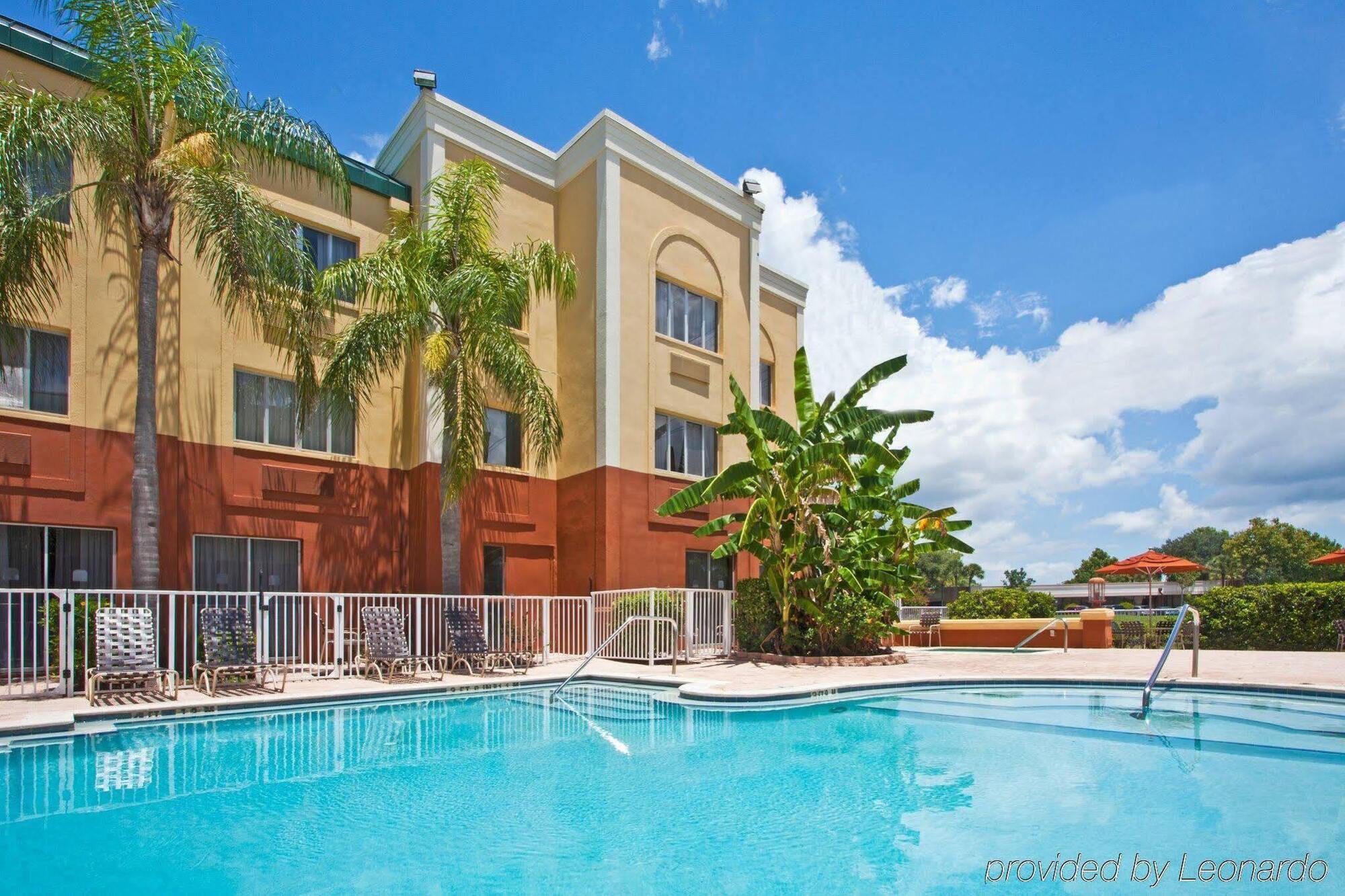 Holiday Inn Express Hotel Clearwater East - Icot Center By Ihg Pinellas Park Exterior photo